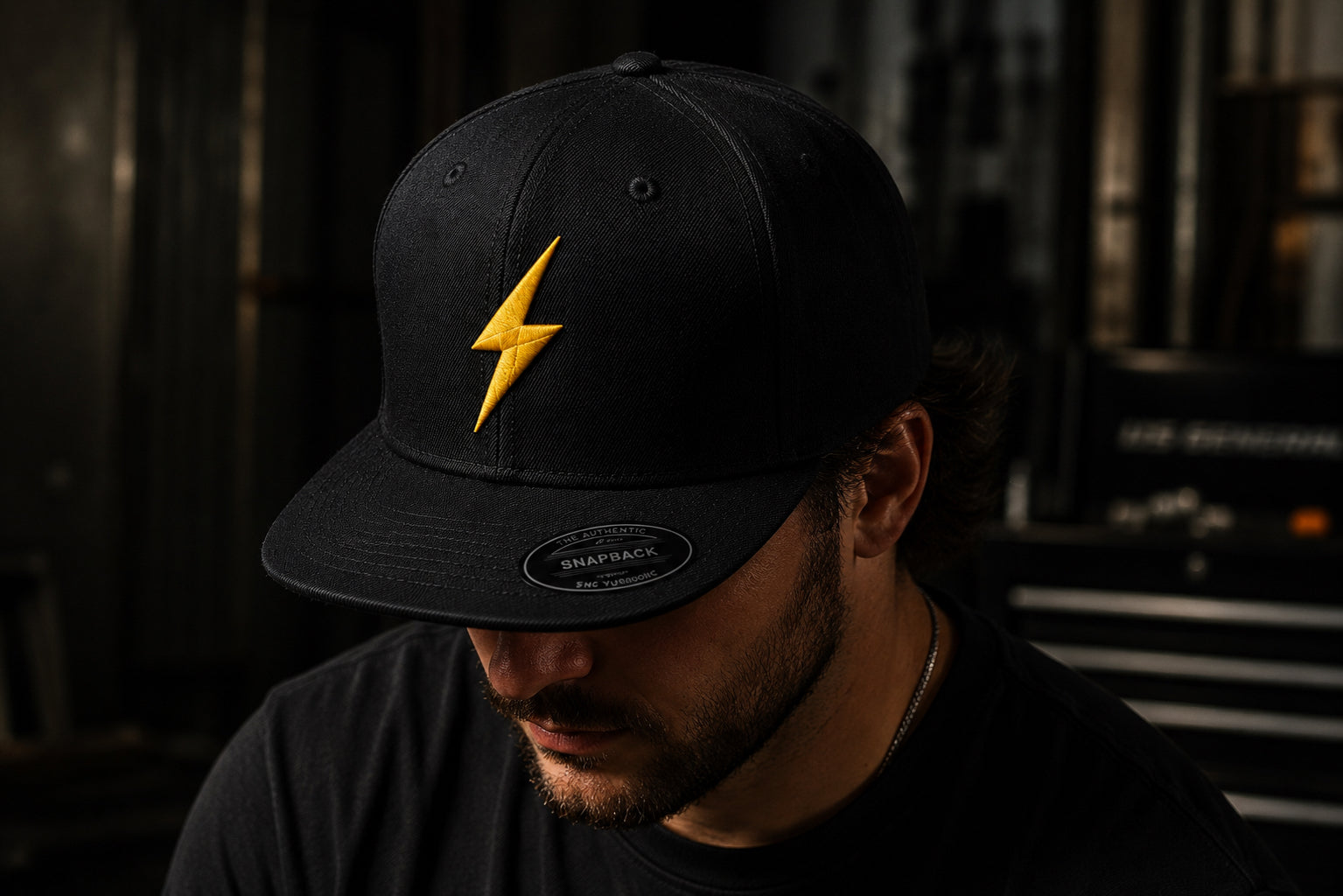 BLACK/GOLD - BOLT